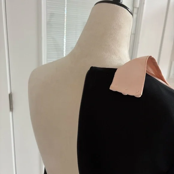 Cinq A Sept Top, V Neck, Size Small - Picture 7 of 10